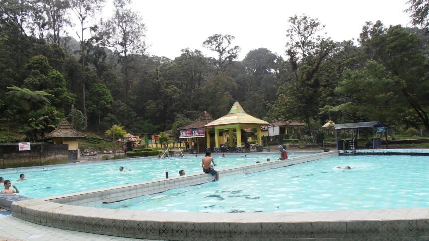Kolam Air Panas Cangar