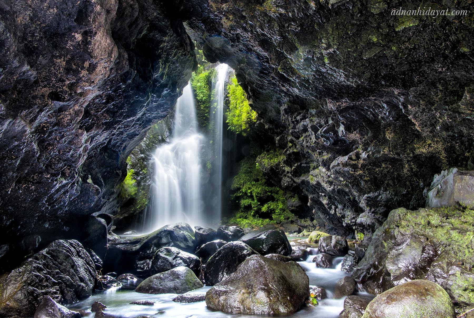 Suasana di Dalam Goa Bidadari